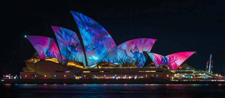 Vivid Sydney 2022: Unmissable Attractions 